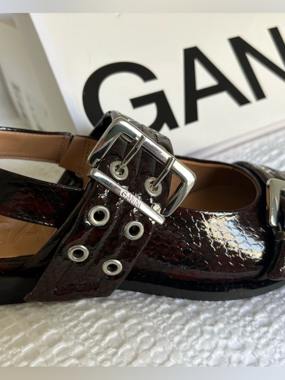 NIB - GANNI Burgundy Snake Buckle Ballerina Flat - Size 39 - Picture 4 of 9